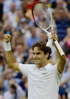 Federer wins men's singles at Wimbledon