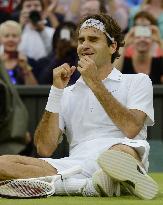 Federer wins men's singles at Wimbledon