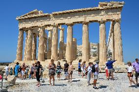Greek tourism marred by political instability