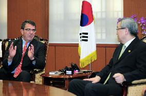 U.S. Deputy Defense Secretary Carter in S. Korea