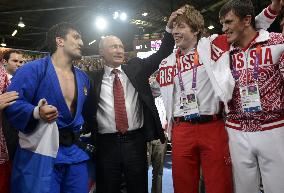 Russia's Khaibulaev wins gold in men's 100-kg judo at London