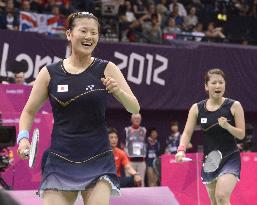 Japanese pair advances to women's doubles final in badminton
