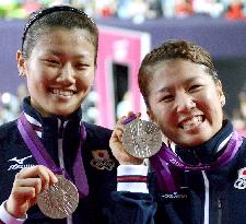 Japan pair takes silver in women's doubles badminton