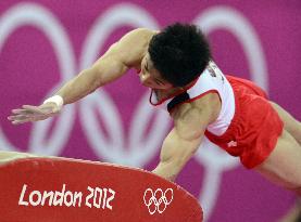 Yang wins Olympic gold in men's vault