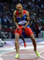 Sanchez wins gold in men's 400m hurdles