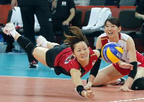 Japan reaches women's volleyball semis