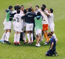 Japan lose to Mexico in men's soccer semifinal