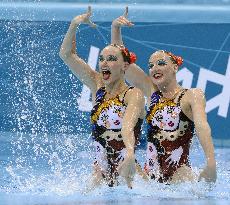 Russia wins Olympic synchro duet