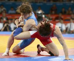 Yoshida snatches 3rd Olympic title in women's wrestling