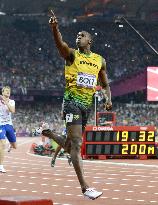 Bolt wins men's 200 meters