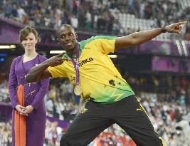 Bolt wins men's 200 meters