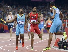 Bahamas wins men's 4x400m relay