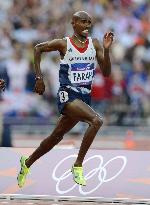 Farah wins gold in men's 5,000 meters