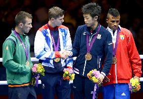 Shimizu bronze in Olympic bantam boxing