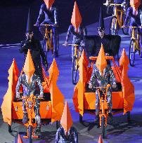 Curtain drawn on London Games, passes baton to Rio
