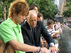 Students from quake-hit Tohoku visit Ground Zero in N.Y.