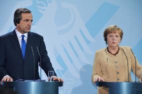 Merkel, Samaras meet in Berlin