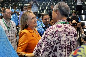 Clinton at Pacific summit