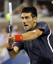 Djokovic advances to U.S. Open semis