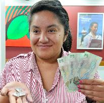 Cook Islands' bills, coins