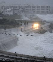 Powerful typhoon approaching Okinawa