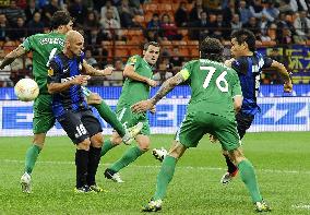 Nagatomo injury-time equalizer salvages draw for Inter