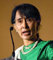 Suu Kyi, 3 others receive Global Citizen Award