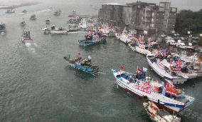 Taiwan boats leave for Senkakus