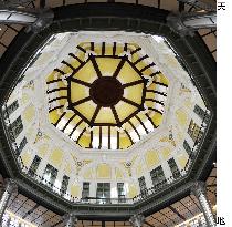 Red-brick Tokyo Station building reopens