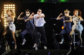 PSY holds concert in Seoul