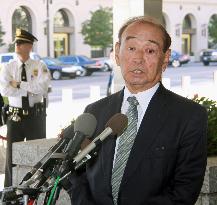 Okinawa gov. in U.S.