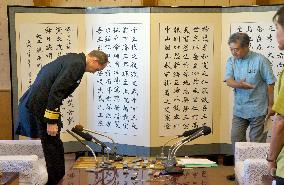 U.S. Naval Forces Japan chief apologizes for Okinawa rape