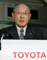 Toyota ups profit outlook