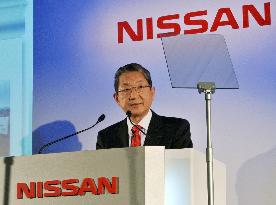 Nissan lowers earnings outlook