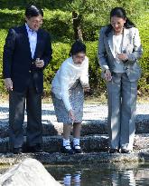 Crown prince's family in Hayama