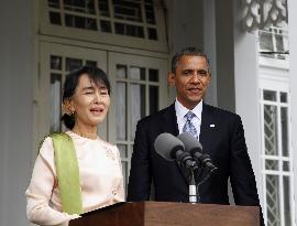 Obama meets Suu Kyi