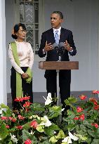 Obama meets Suu Kyi