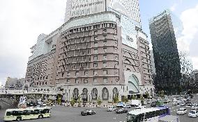 Hankyu department store opens Osaka outlet