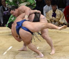 Hakuho wins sumo tourney