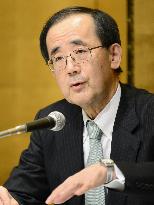 Shirakawa defends BOJ's monetary policy