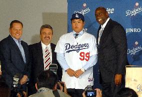 Ryu joins Dodgers