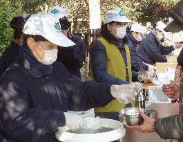 Buddhist believers reach out to Tokyo homeless