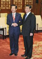 Chinese leader Xi meets with Japan party chief