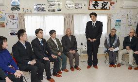 Abe visits tsunami-hit Rikuzentakata