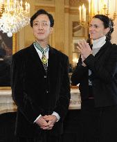 France decorates Kabuki actor