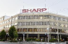 Sharp to accept investment from Samsung