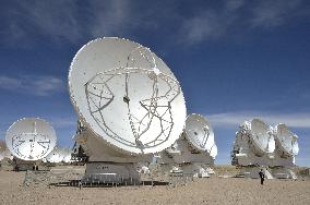 Alma radio telescope
