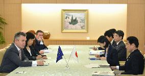 EU trade chief De Gucht in Japan