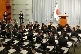 Students tour prime minister's office