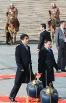 Abe visits Mongolia